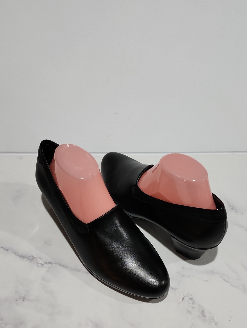 Munro Elegant Black Loafers